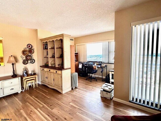 Building Photo - 3101 Boardwalk