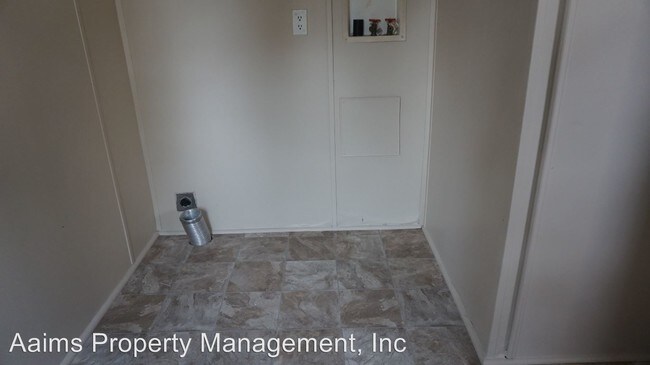 Building Photo - 4 br, 2.5 bath House - 7129 Hypony Trail