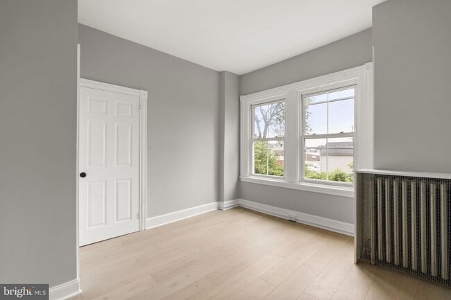 Building Photo - 216 Collingdale Ave