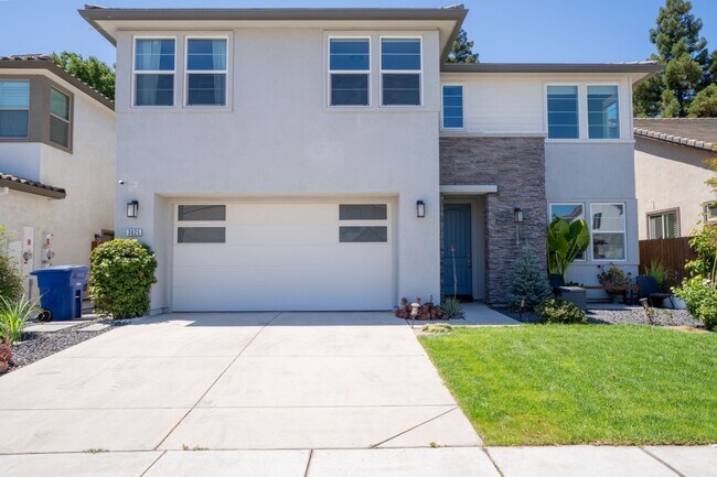 Primary Photo - 3625 Blue Bird Dr
