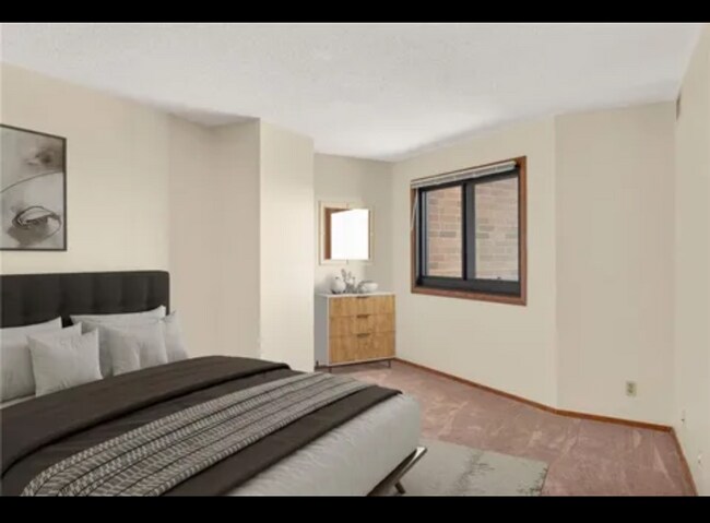 Building Photo - Spacious 2 Bedroom Condo
