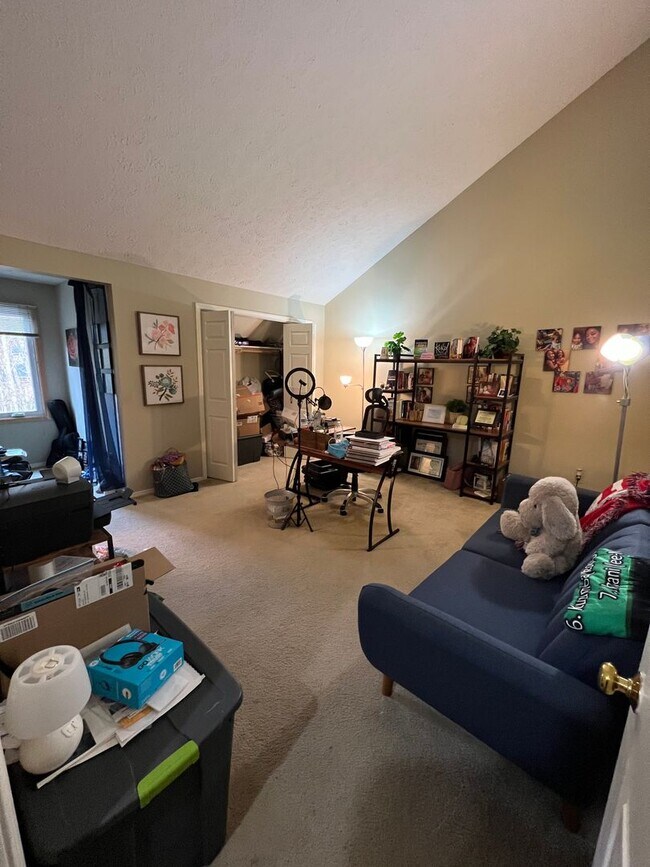 Building Photo - 2 Bedroom, 2 Bath by Mall Available Now!  $1,500 monthly