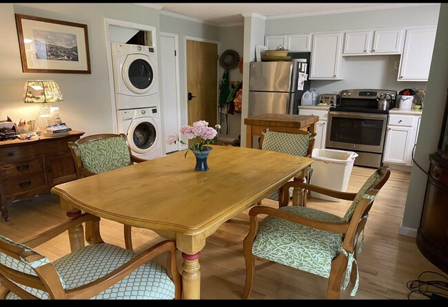 Building Photo - 708 Butternut Hill Rd