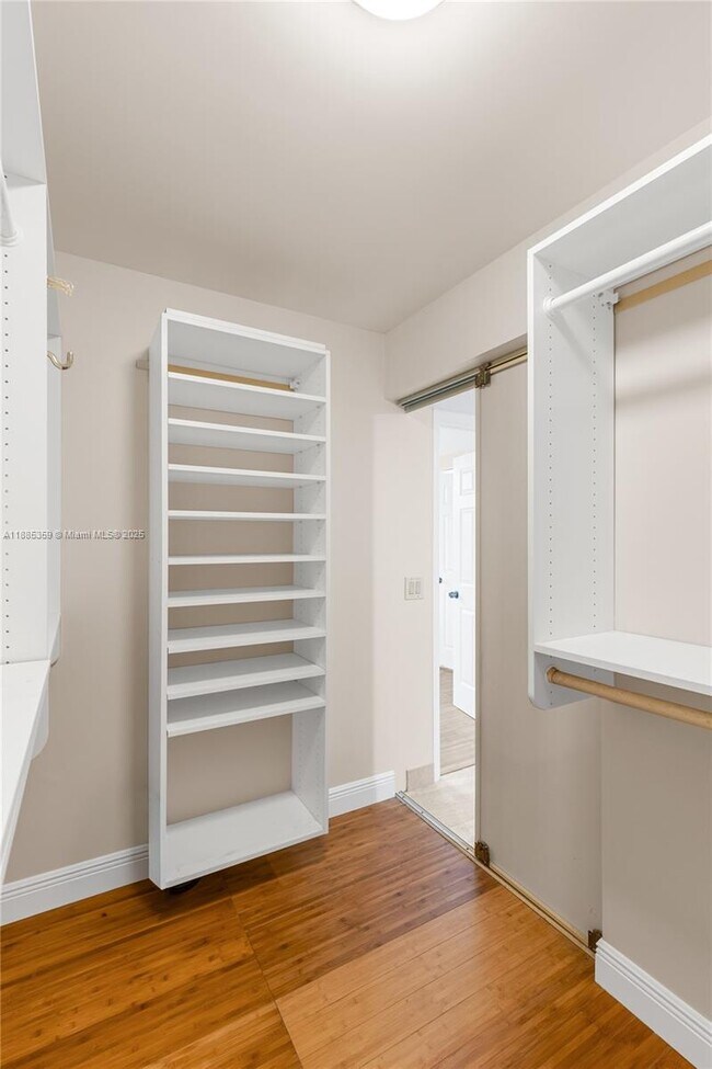 Building Photo - 1514 Whitehall Dr