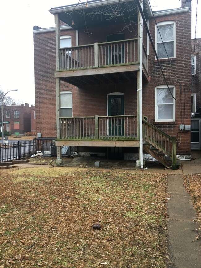 Building Photo - 3101 Miami St