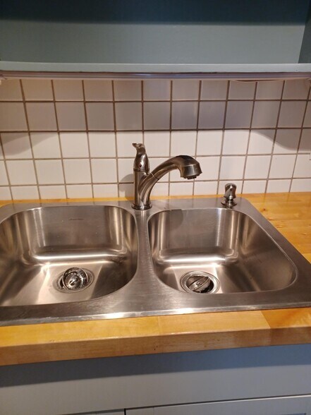 Stainless Double Sinks-Spotless - 95 Matilda Ter