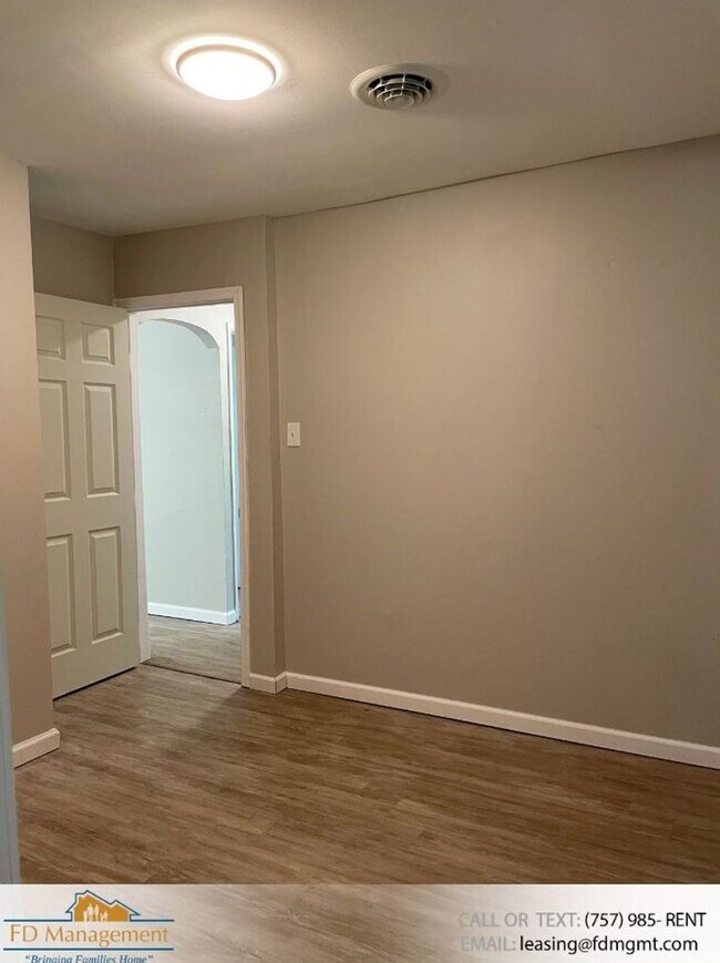 Building Photo - Newly Updated 3 Bedroom close to Colonial ...