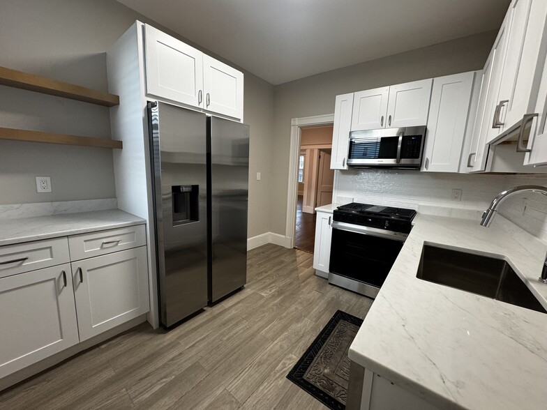 Building Photo - 6 Radcliffe Rd