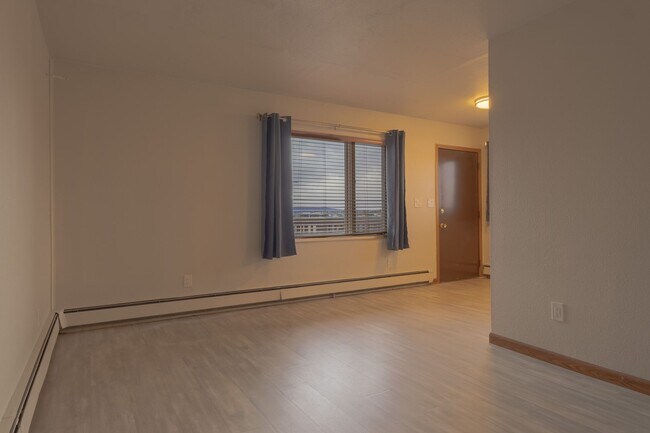 Building Photo - 3282 Adams Dr