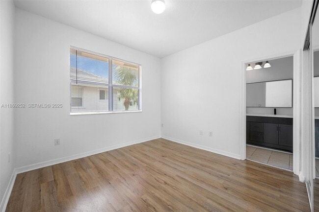 Building Photo - 3019 NW 30th Ave