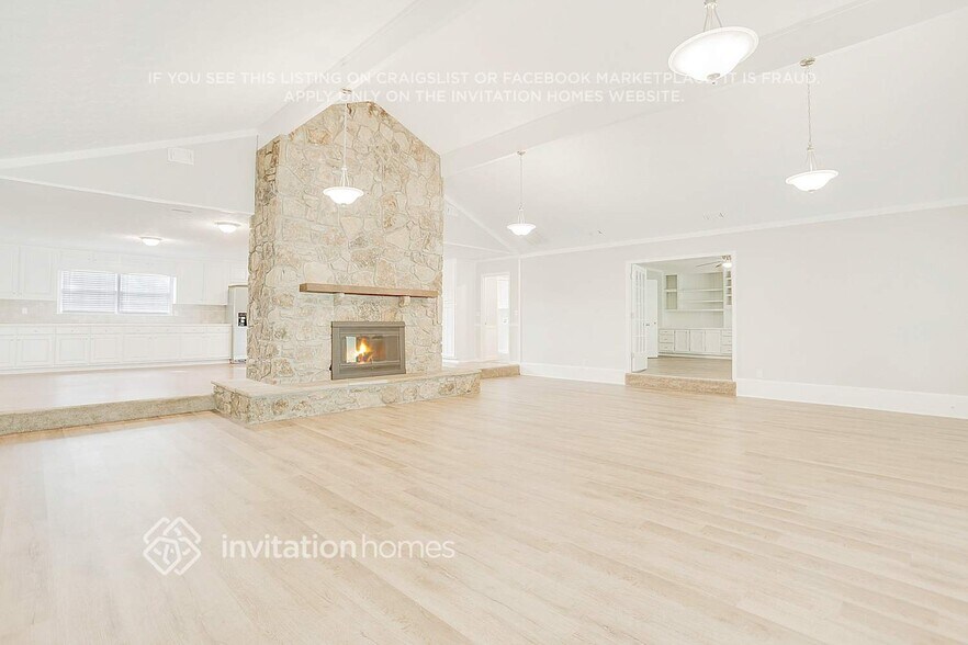 Building Photo - 5138 Lake Forest Dr SE