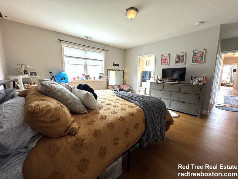 Building Photo - 4 North Crescent Circuit