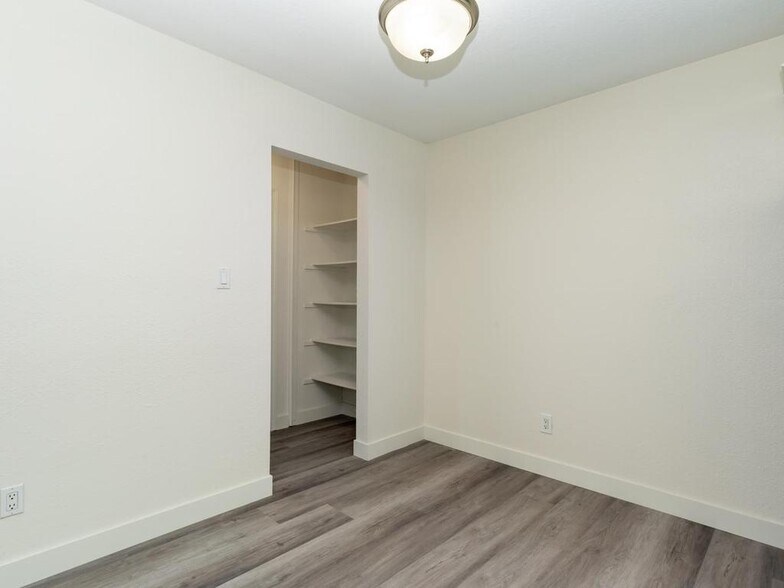 Building Photo - 6602 Beadnell Way
