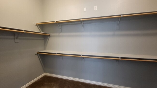 Building Photo - 5 bedroom, 4 bathroom home with a Casita