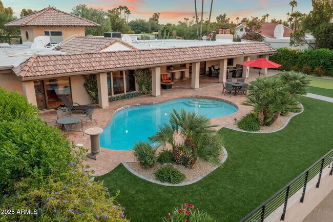 Building Photo - 7620 E Vía Del Placito