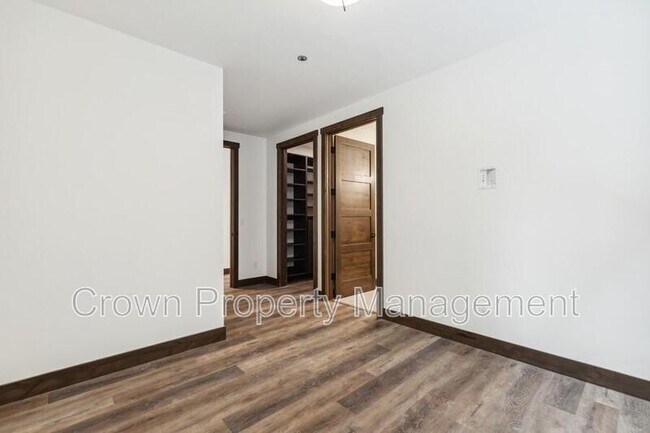 Building Photo - 317 Akers Ln