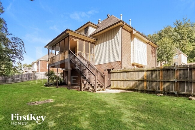 Building Photo - 2026 Laurel Lakes Ln