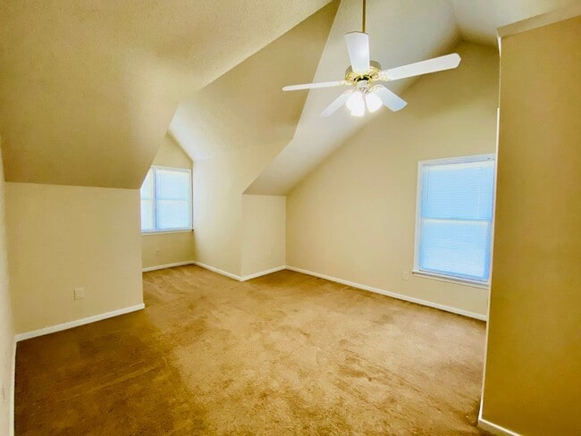 Building Photo - Beautiful and Spacious 3bdrm/2.5bth Home Conveniently Located in Chesterfield County!!