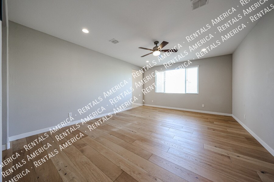 Building Photo - 1726 W Jeanine Dr
