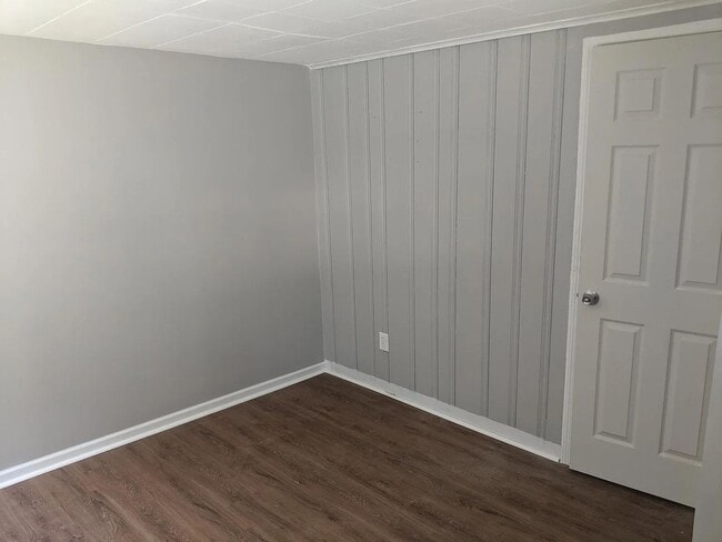 Building Photo - 1943 New Hackensack Rd