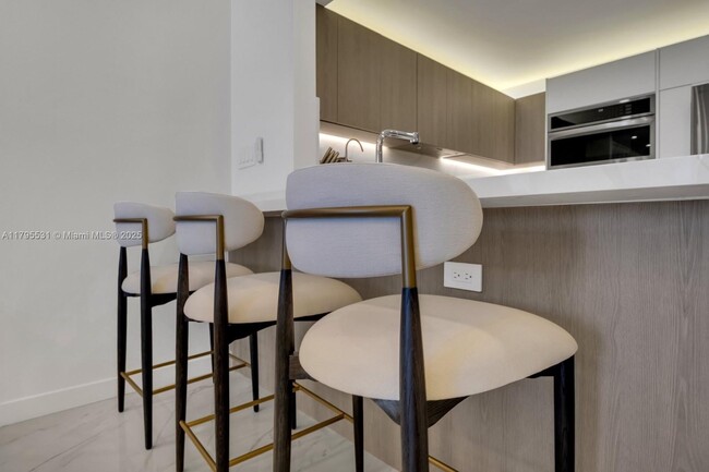 Building Photo - 2301 Collins Ave