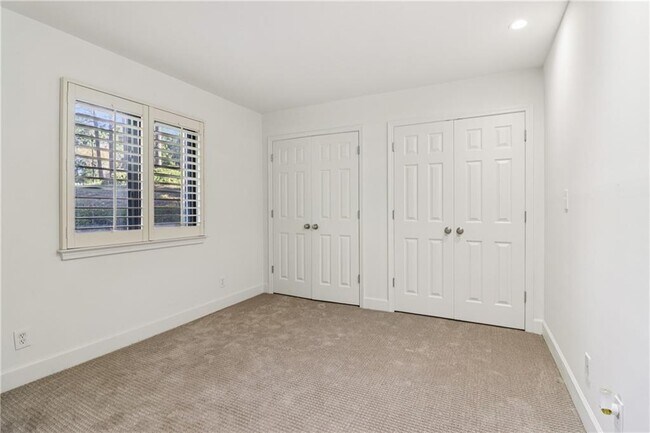 Building Photo - 2930 Torreya Way SE