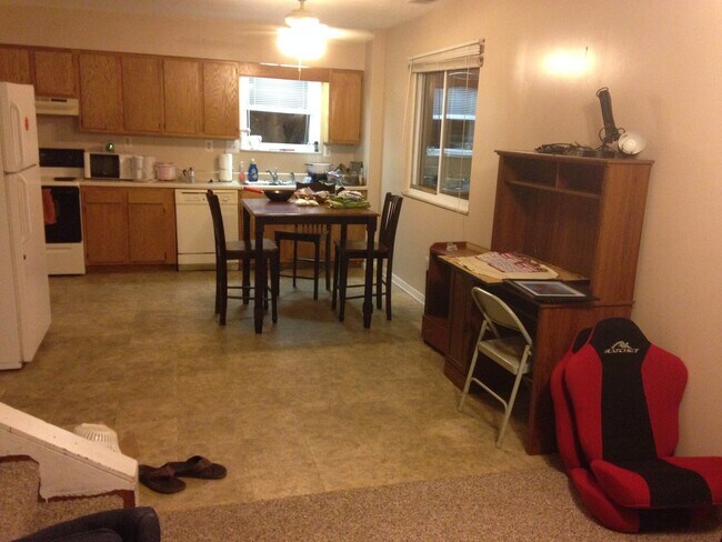 Building Photo - 349 Gilmore St