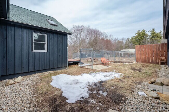 Building Photo - Hilltop Sanctuary Living | Open-Concept 1BR Loft-Style Home | Utilities Included | Barrington, NH