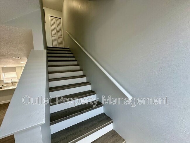 Building Photo - 6291 Arlington Ct
