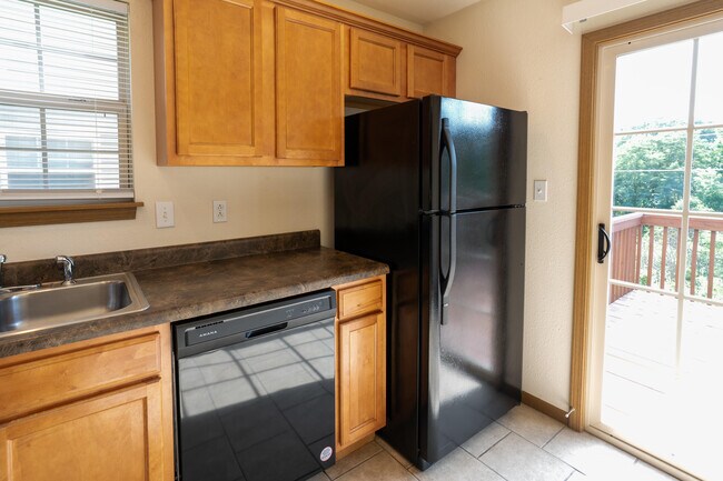 Building Photo - 601 Glenstone Dr