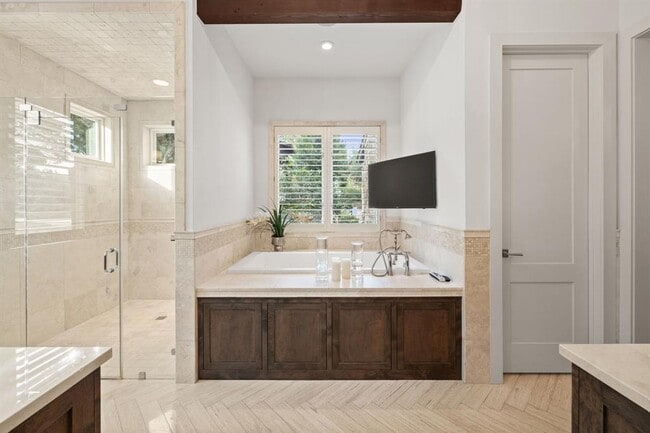 Building Photo - 1909 Knights Chance Ln