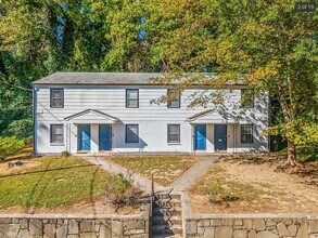 Building Photo - HALF OFF first month's rent - 2 bedroom/1.5 bathroom townhome in Ardmore