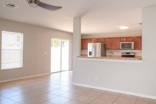 Building Photo - Four Bedroom Home at Waterford Trails in O...