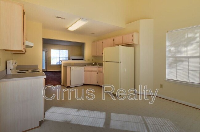 Building Photo - 381 Westview Dr
