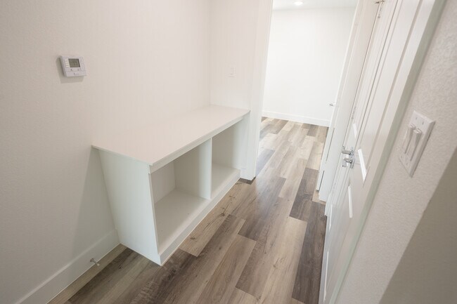 Building Photo - 3144 Wayside Ave