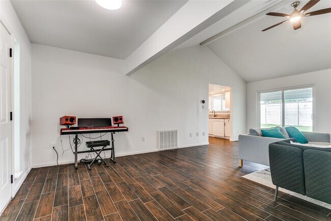Building Photo - 514 Packer Ct