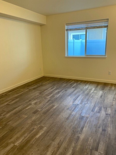 Building Photo - 2473 Wolcott Ave