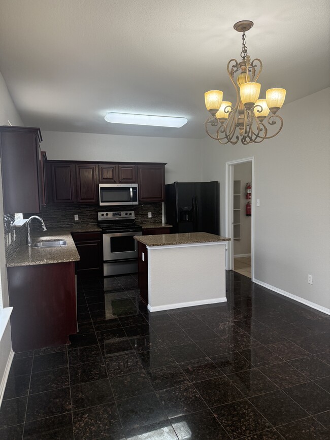 Building Photo - 502 Constellation Dr