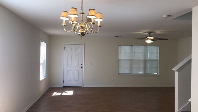 Building Photo - Lovely Single Family Home in University Park
