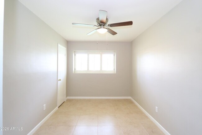 Building Photo - 3809 E Coolidge St