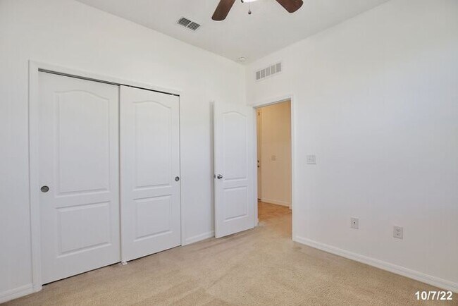 Building Photo - Beautiful 3/ 2 Home with a 2 Car Garage and a Water view- St Cloud!