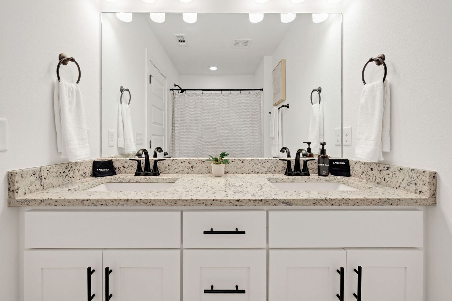 Building Photo - 1935 S Garland Ave