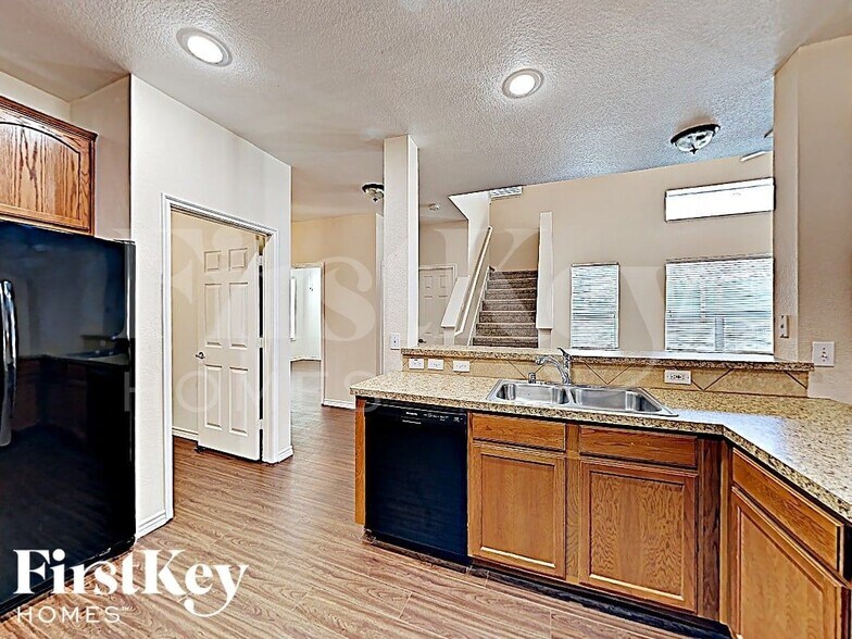 Building Photo - 9117 Waterman Dr