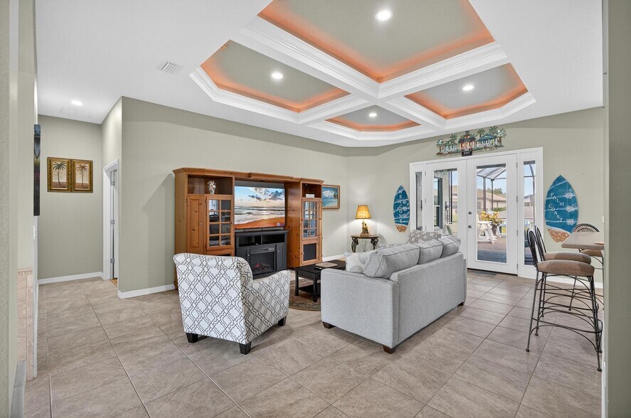 Building Photo - 8 Collinson Ct