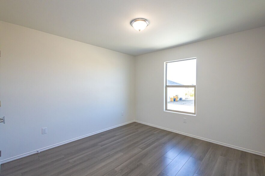 Building Photo - 5902 US-59