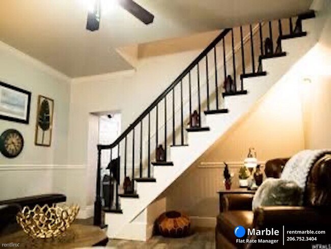 Building Photo - 4 br, 2 bath House - 519 E 200 S