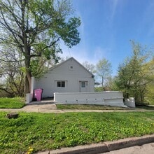 Building Photo - 2026-28 W 2nd St