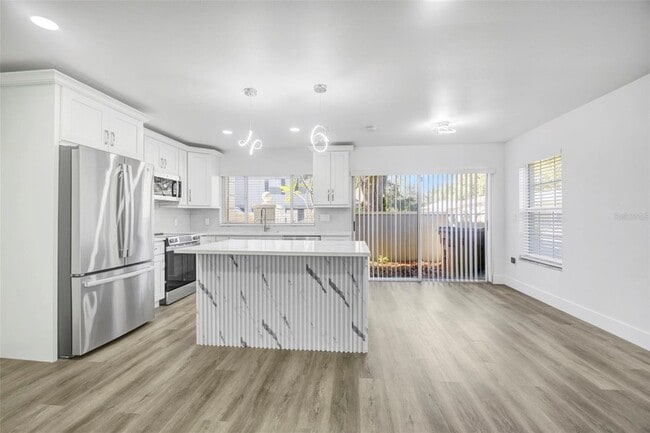 Building Photo - 11728 Raintree Dr