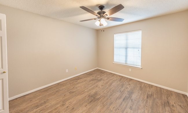 Building Photo - Pre-Leasing - 4 bed 2.5 bath - Frenship ISD