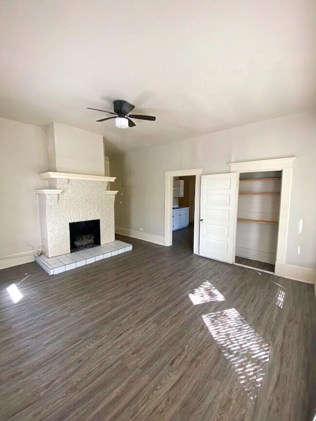 Building Photo - Updated 1Bd 1Ba apartment Historic home cl...